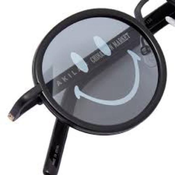 Chinatown Market x AKILA "Smiley® Ethos" - NIB Sealed - Picture 10 of 13